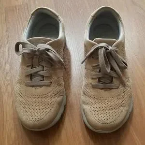 Dansko Shoes Dansko Alissa Sneaker In Suede Taupe Size 36